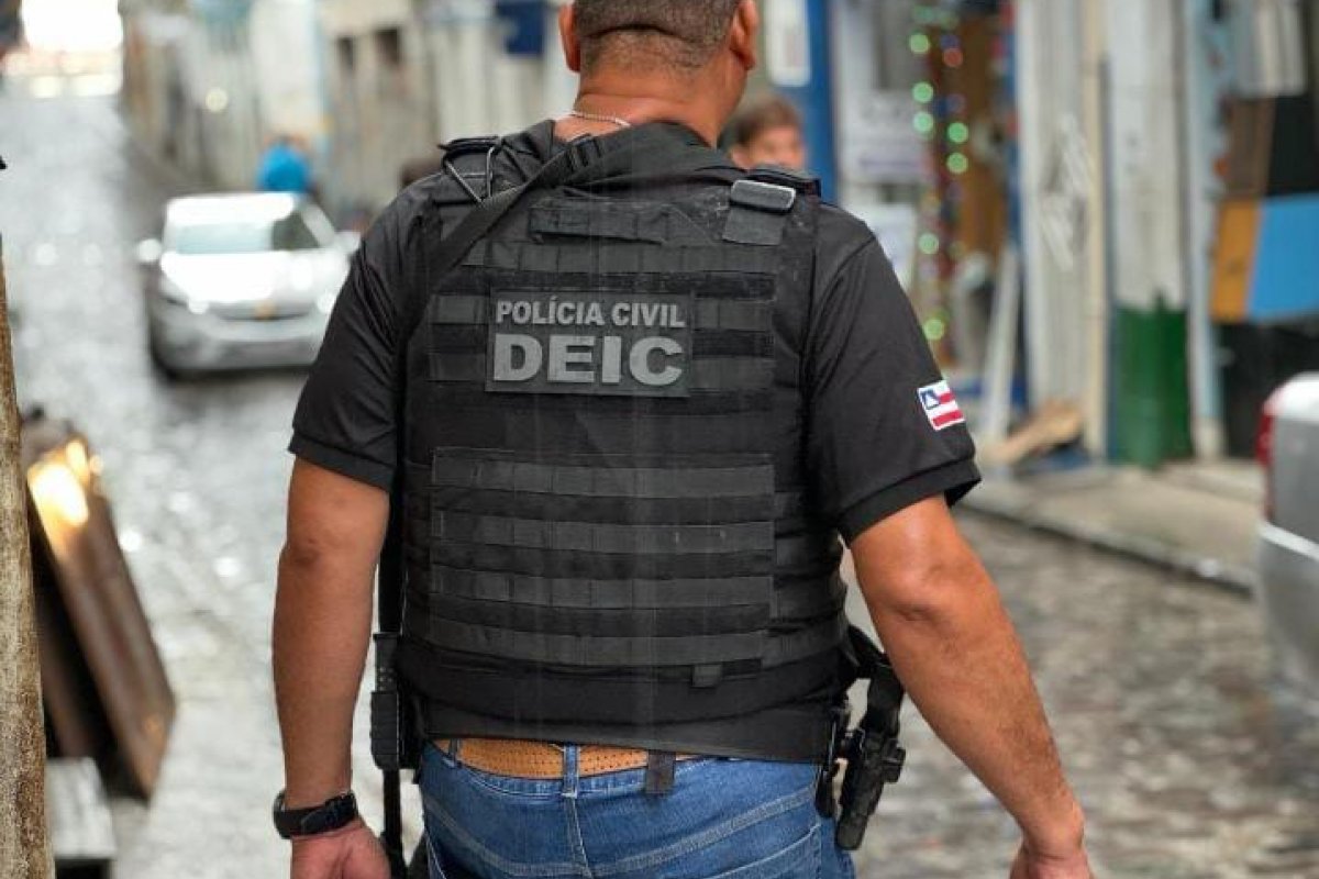 Homem foragido a 13 anos por matar a mulher grávida é preso em Salvador