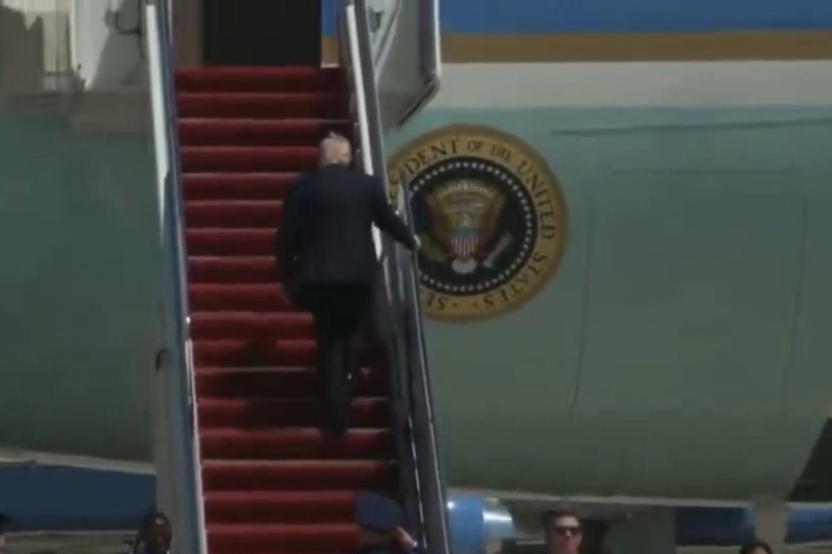 Vídeo: Trump desembarca na China para encontro com o presidente Xi Jinping
