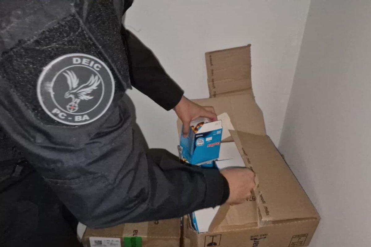 Três pessoas são presas envolvidas em roubo milionário de medicamentos em Feira de Santana
