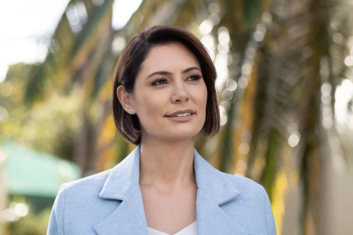 Após divulgação de negociações entre Vorcaro e Flávio, base do PL avalia candidatura de Michelle à Presidência