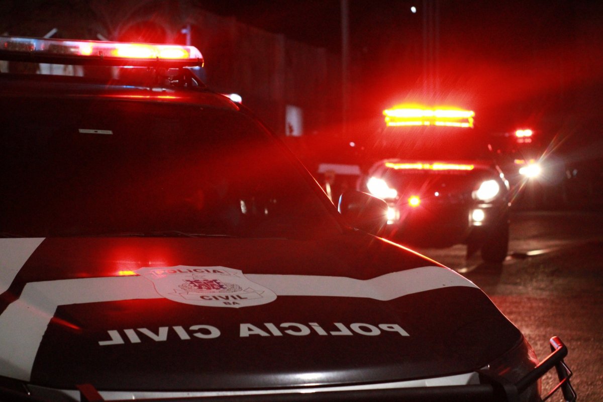 Pai é preso acusado de estuprar filha de 10 anos com ajuda do irmão adolescente