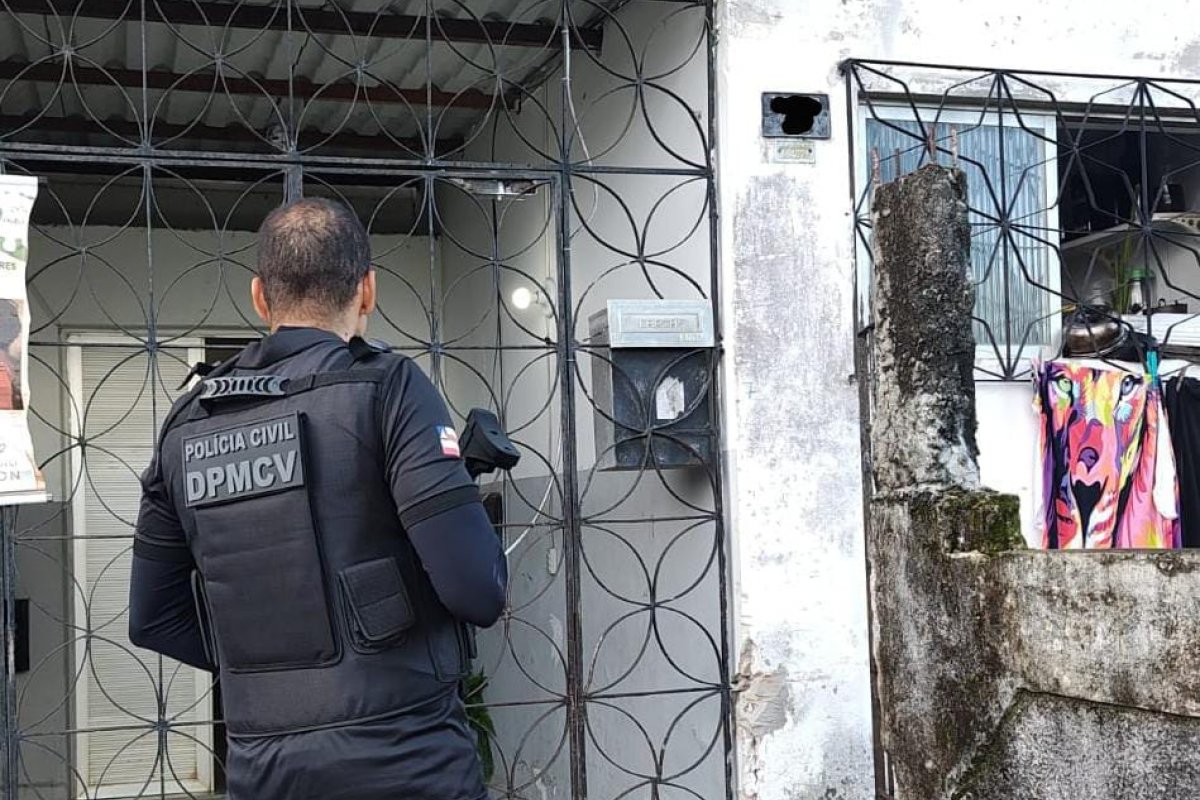 Polícia prende mulher de 50 anos suspeita de armazenar conteúdo de pornografia infantil