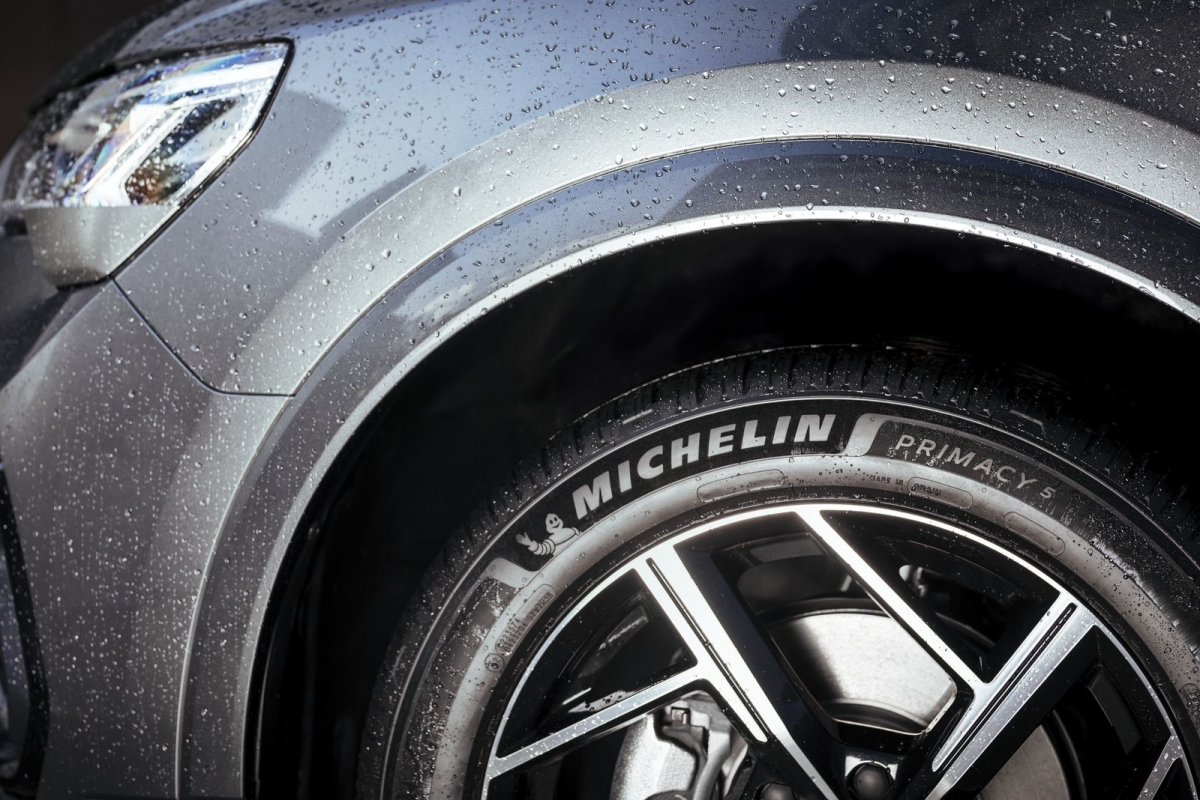 Michelin lança nova linha de pneus para veículos eletrificados