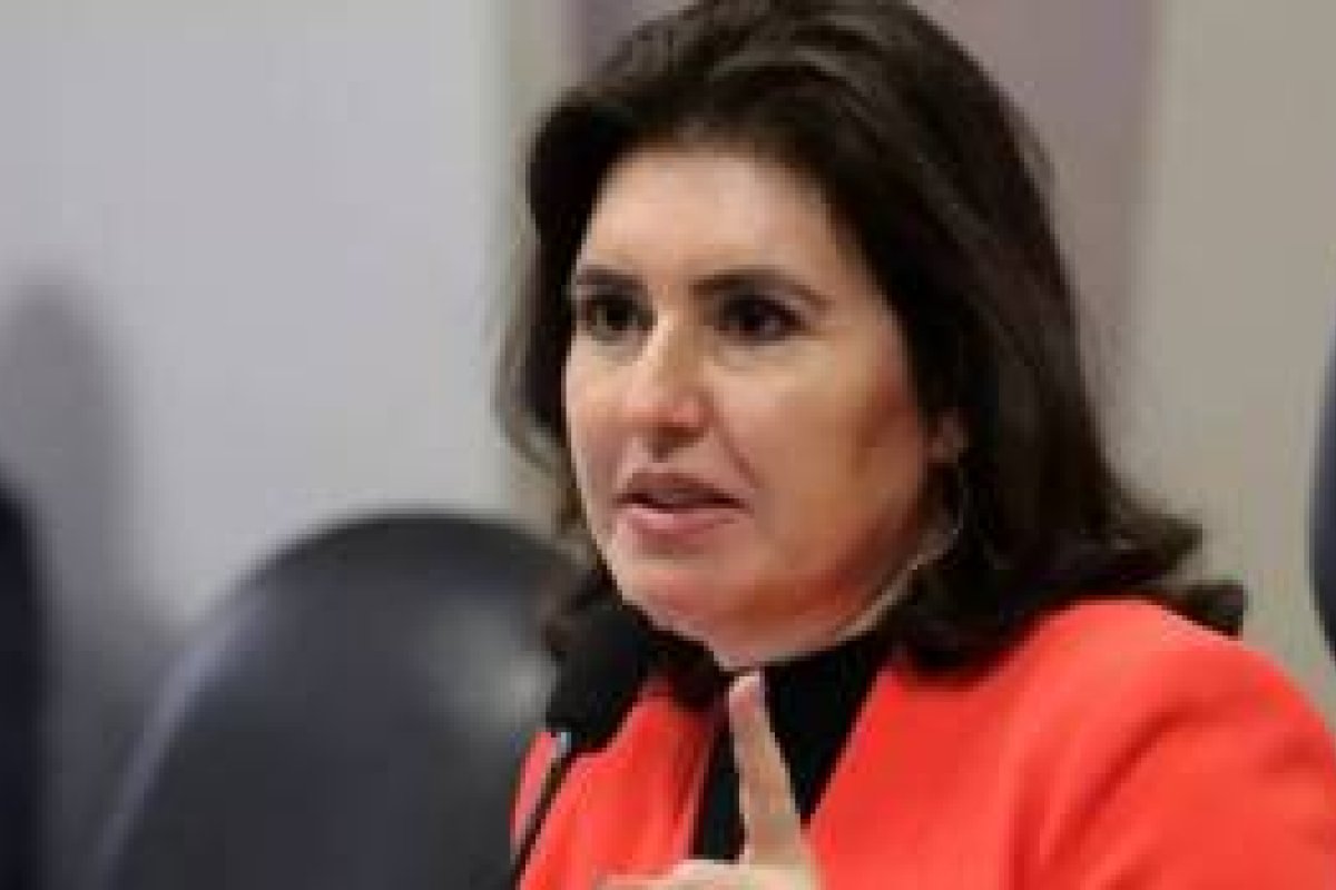 Presidente da Comissão de Justiça do Senado pede cuidado com "pandemia de fake news"