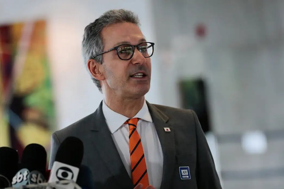 PGR denuncia Romeu Zema por calúnia em episódio de fantoches de Gilmar Mendes, afirma coluna 
