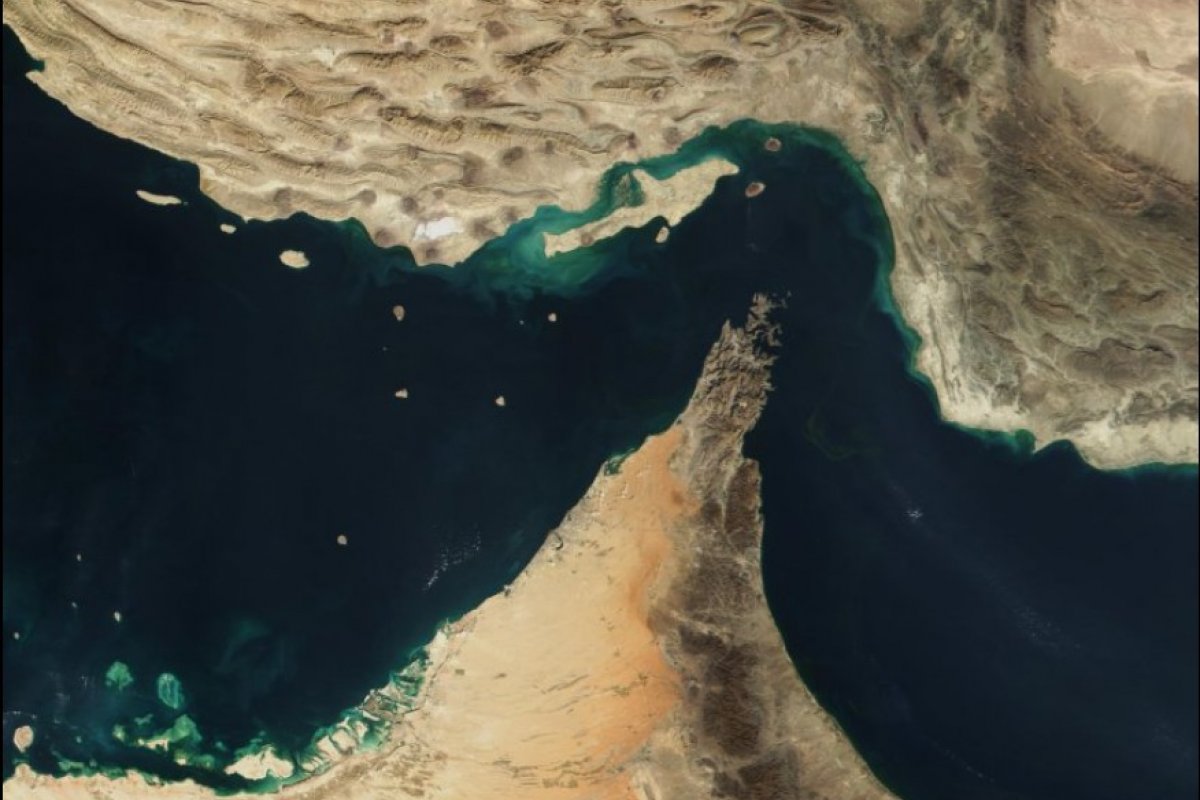 Irã elabora novo plano de tráfego no Estreito de Ormuz; diz autoridade iraniana