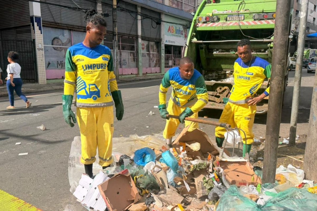 Limpurb monta operação emergencial após paralisação de agentes de limpeza em Salvador