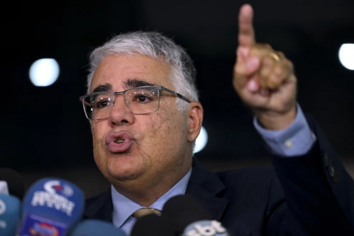 Eduardo Girão critica apoio do PL a Ciro Gomes: 'Mostra quem é de direita e quem é centrão'