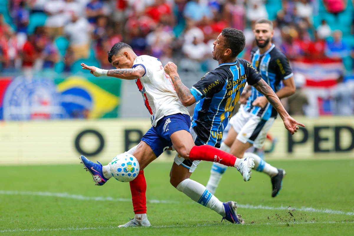 Bahia empata com o Grêmio sob protestos e amplia jejum no Brasileirão