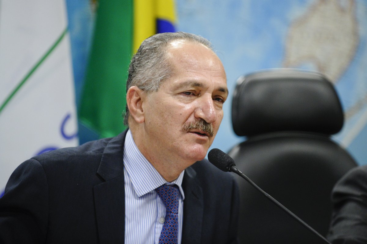 “Haverá uma judicialização”, diz Aldo Rebelo após ser substituído por Joaquim Barbosa pelo partido na pré-candidatura à presidência 