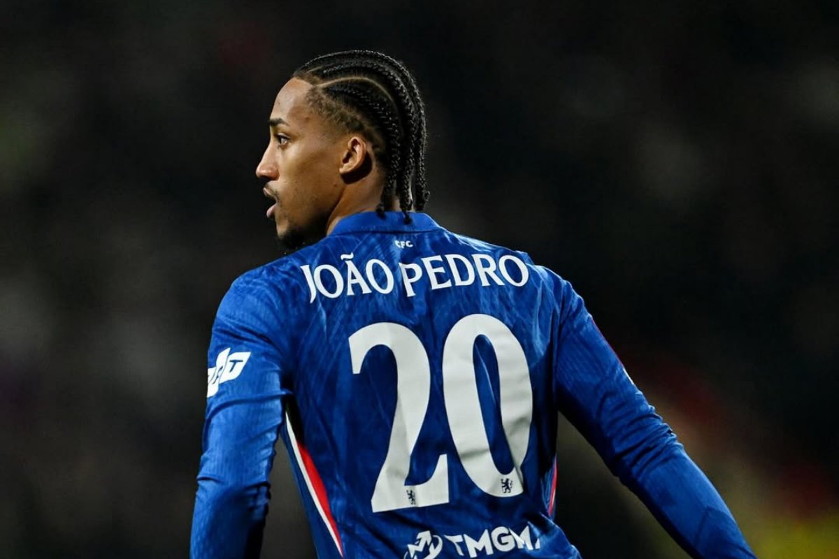 Fora da Copa, João Pedro é eleito 'jogador da temporada' pelo Chelsea