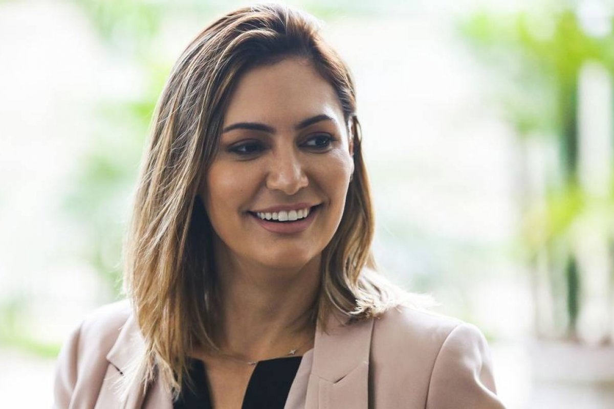 Vídeo: Michelle Bolsonaro chama Alexandre de Moraes de 'irmão em Cristo' 