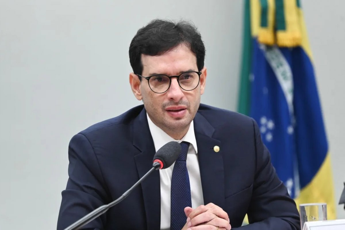 Relator da PEC 6x1 defende que quem receber acima de R$ 16 mil não tenha limite de jornada de trabalho