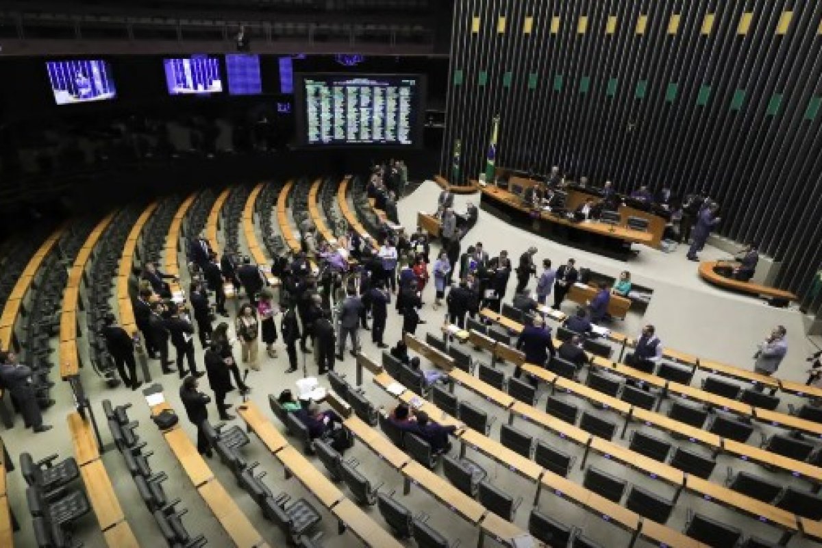 Lei orçamentária: Congresso Nacional derruba vetos de Lula que proibiam exceções de destinação de verbas