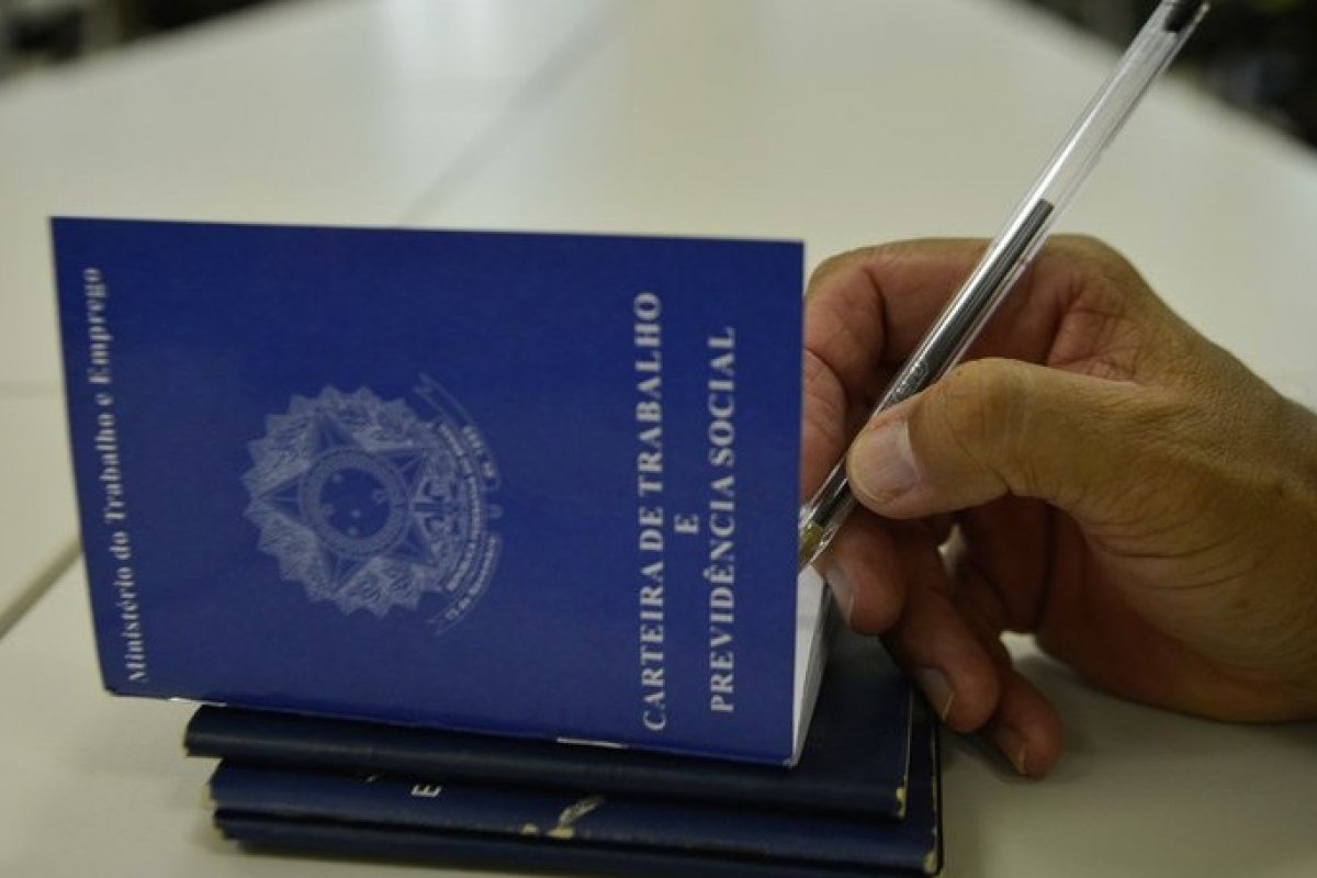 SineBahia divulga novas oportunidades de emprego para esta sexta-feira (22)