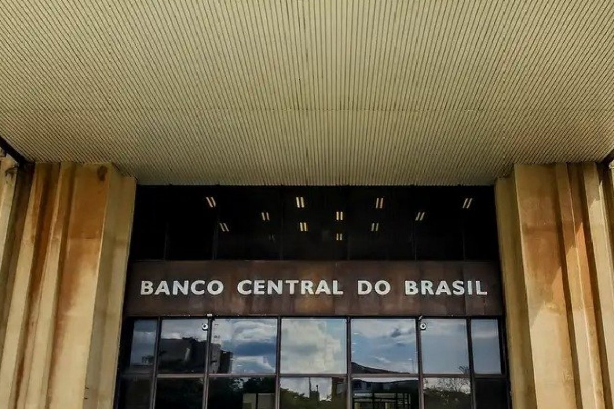 Bancos terão até 1º de dezembro para rastrear contas suspeitas e operações com bets ilegais após novo monitoramento do BC