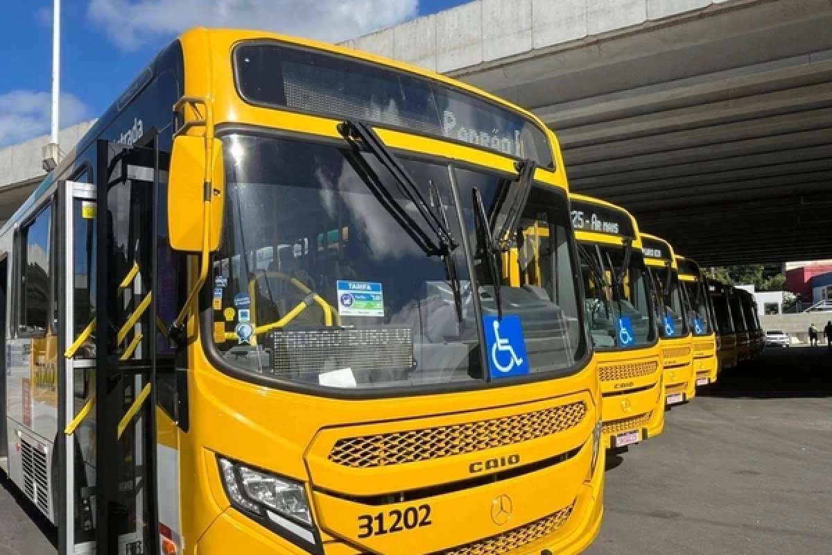 Rodoviários aceitam reajuste salarial de 4,11% e suspendem greve em Salvador 