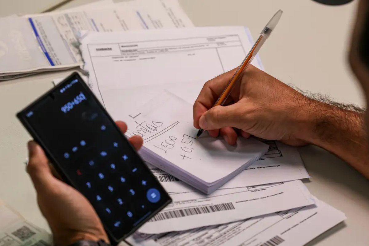68% dos endividados dizem acreditar que vão se beneficiar com o Desenrola 2, diz Datafolha