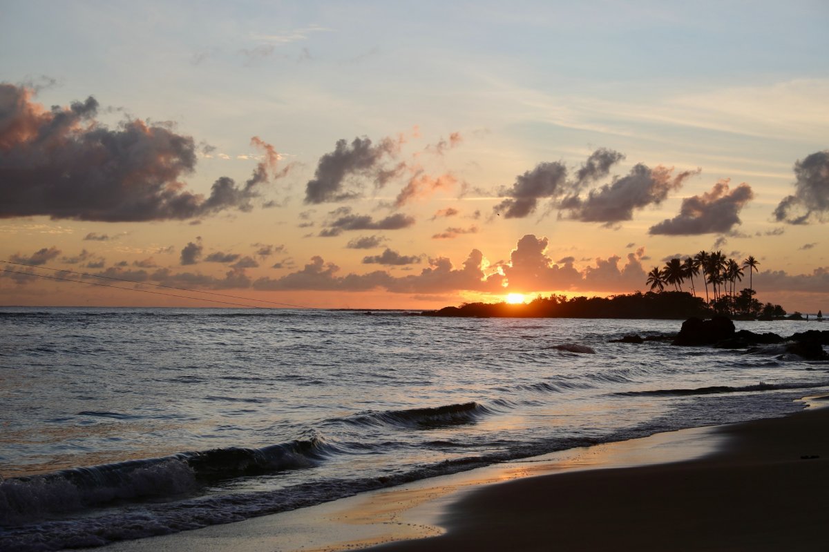 Veja praias próprias para banho em Salvador, Baía de Todos os Santos e nos litorais norte e sul da Bahia