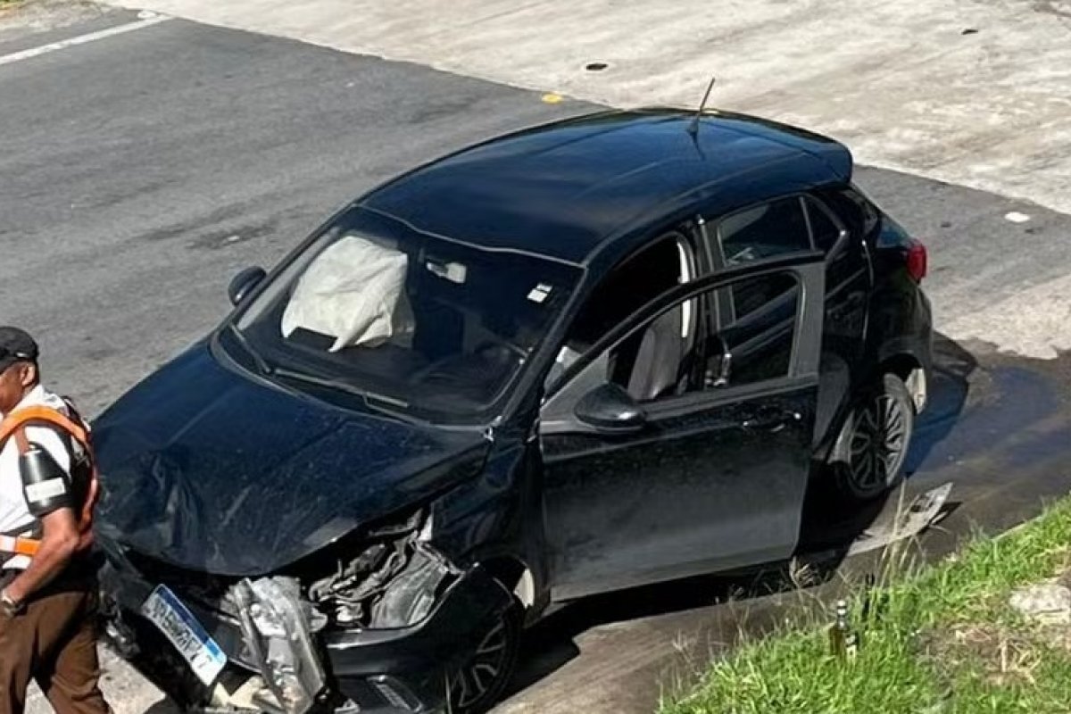 Jogador do Bahia, Caio Alexandre sofre acidente de carro em Camaçari