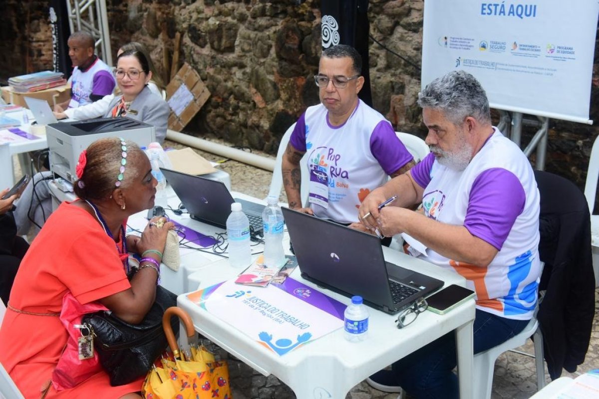 Feira de Santana recebe mutirão com serviços para população em situação de rua