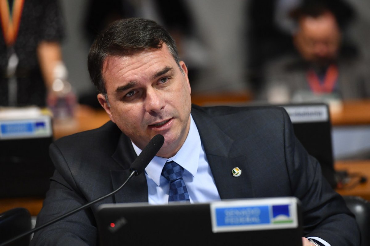Agenda oficial de Donald Trump desta terça-feira não inclui reunião com Flávio Bolsonaro