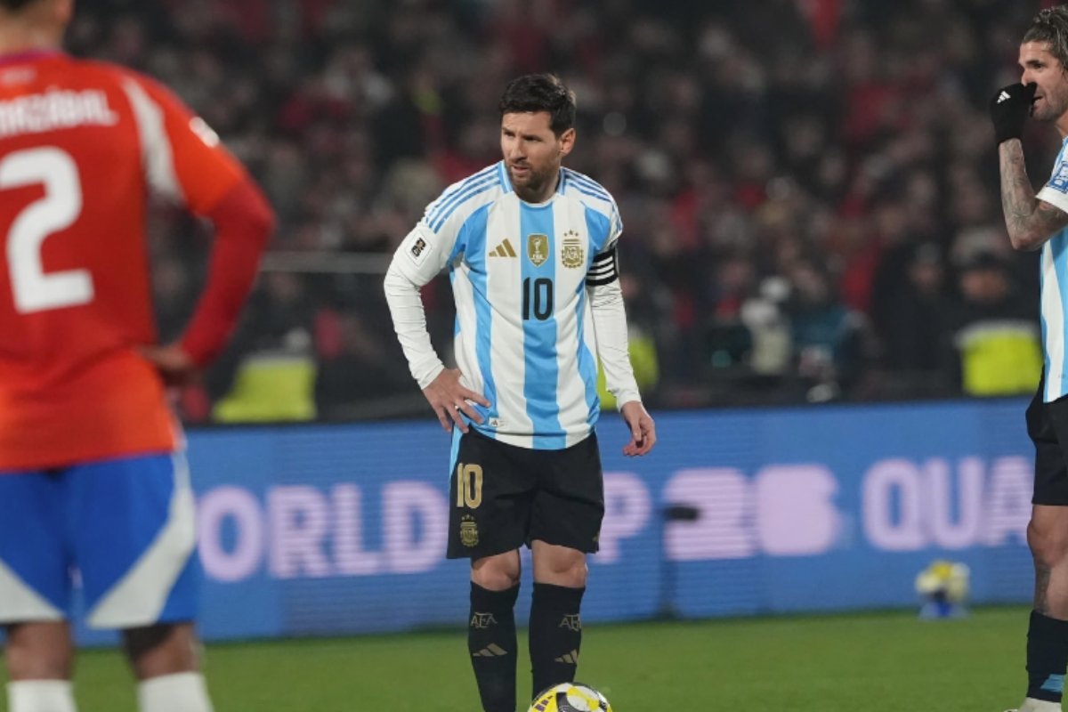 Messi sofre problema muscular e liga alerta na Argentina a duas semanas da Copa do Mundo