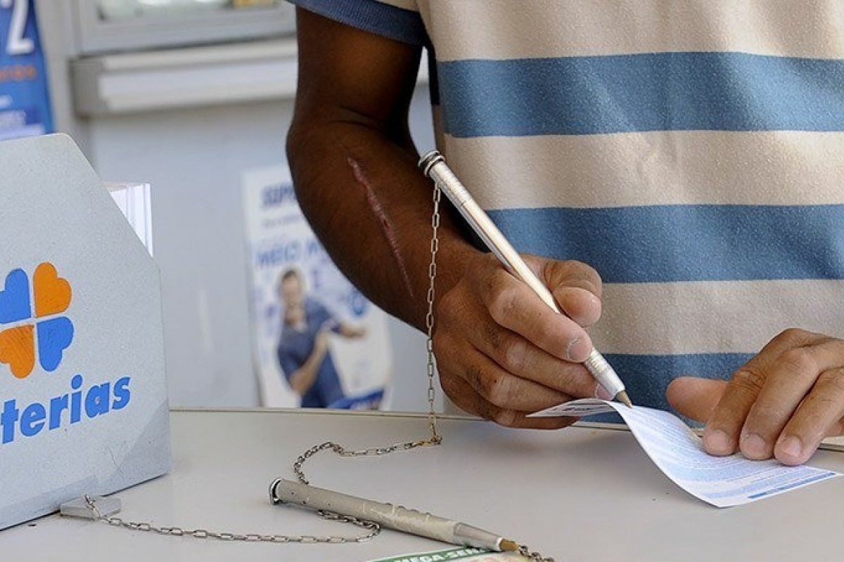 Apostador de Lauro de Freitas leva R$ 8,9 milhões após acertar os 20 números da Lotomania