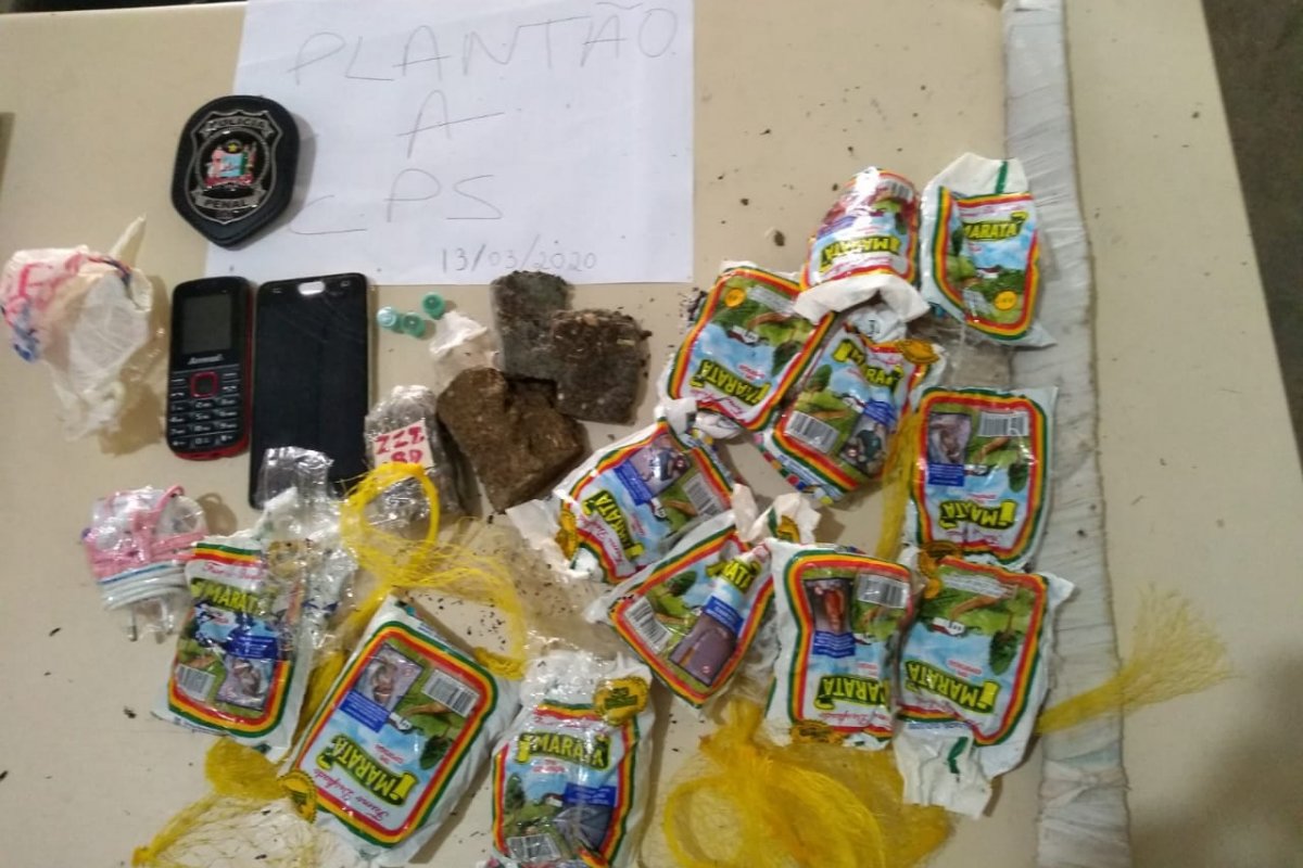 Drogas, aparelhos celulares e armas brancas são apreendidas no Conjunto Penitenciário de Salvador 