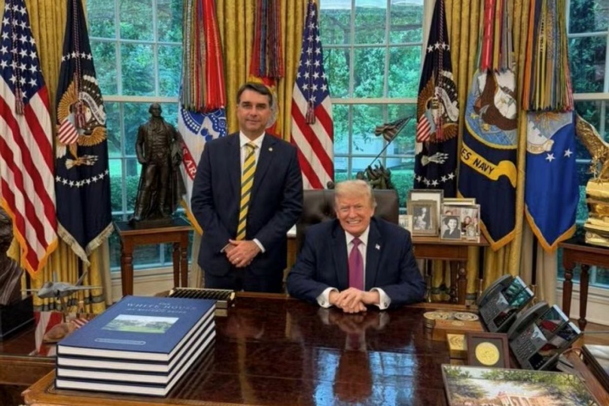 Trump voltou a elogiar Lula durante encontro com Flávio Bolsonaro, diz colunista