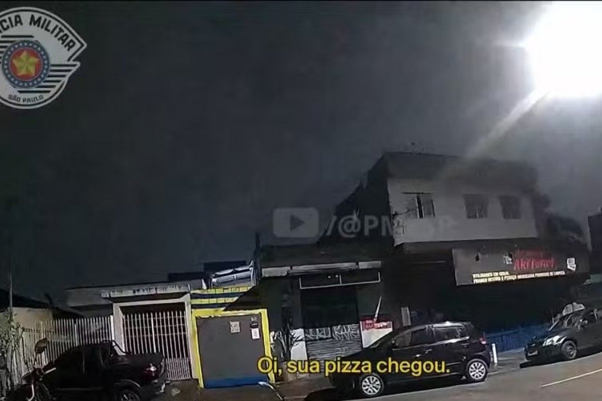 Vídeo: Mulher liga para a polícia e "pede pizza" para denunciar violência doméstica