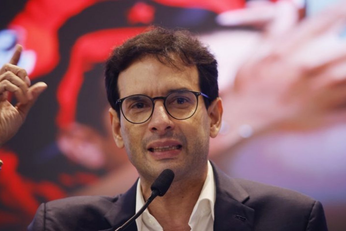 Vídeo: Léo Prates se emociona após avanço da PEC da escala 6x1: “Meu primeiro grande desafio”