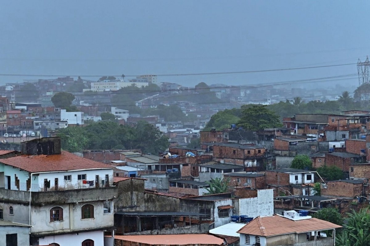 Salvador deve ter pancadas de chuva e tempo abafado nesta quinta-feira (28)