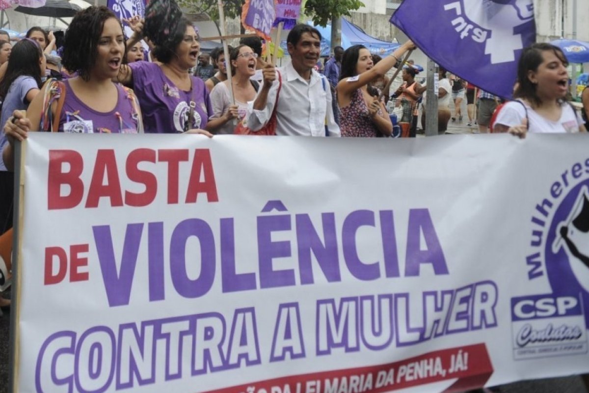 Órfãos de vítimas de feminicídio passam a ter direito à pensão