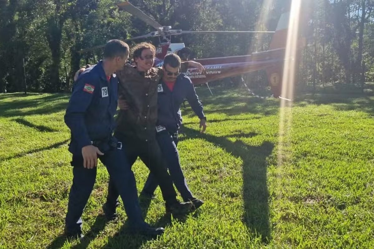 Trilheiro é achado com vida após passar quase uma semana desaparecido em morro de SC