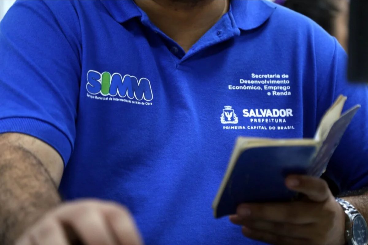 Com salários de até R$ 5,2 mil, Simm oferece 305 vagas de emprego nesta segunda-feira (1°)