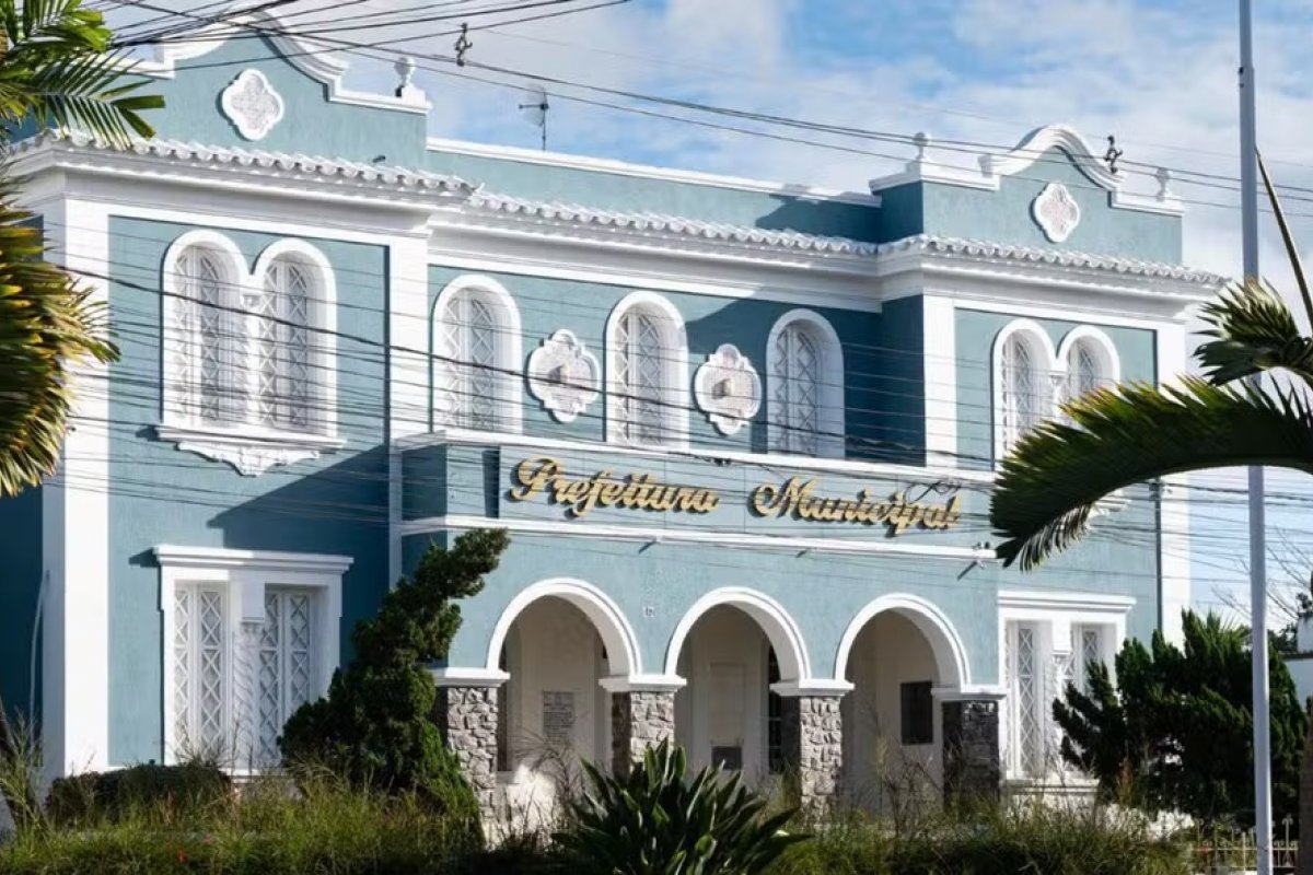 Chuvas danificam unidade de saúde e provocam suspensão parcial de atendimentos em Santo Antônio de Jesus