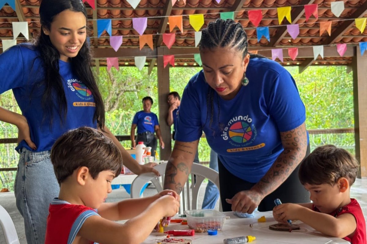 Espaço lúdico terapêutico desenvolve ações à conscientização do Autismo em condomínios da região de Lauro de Freitas! 