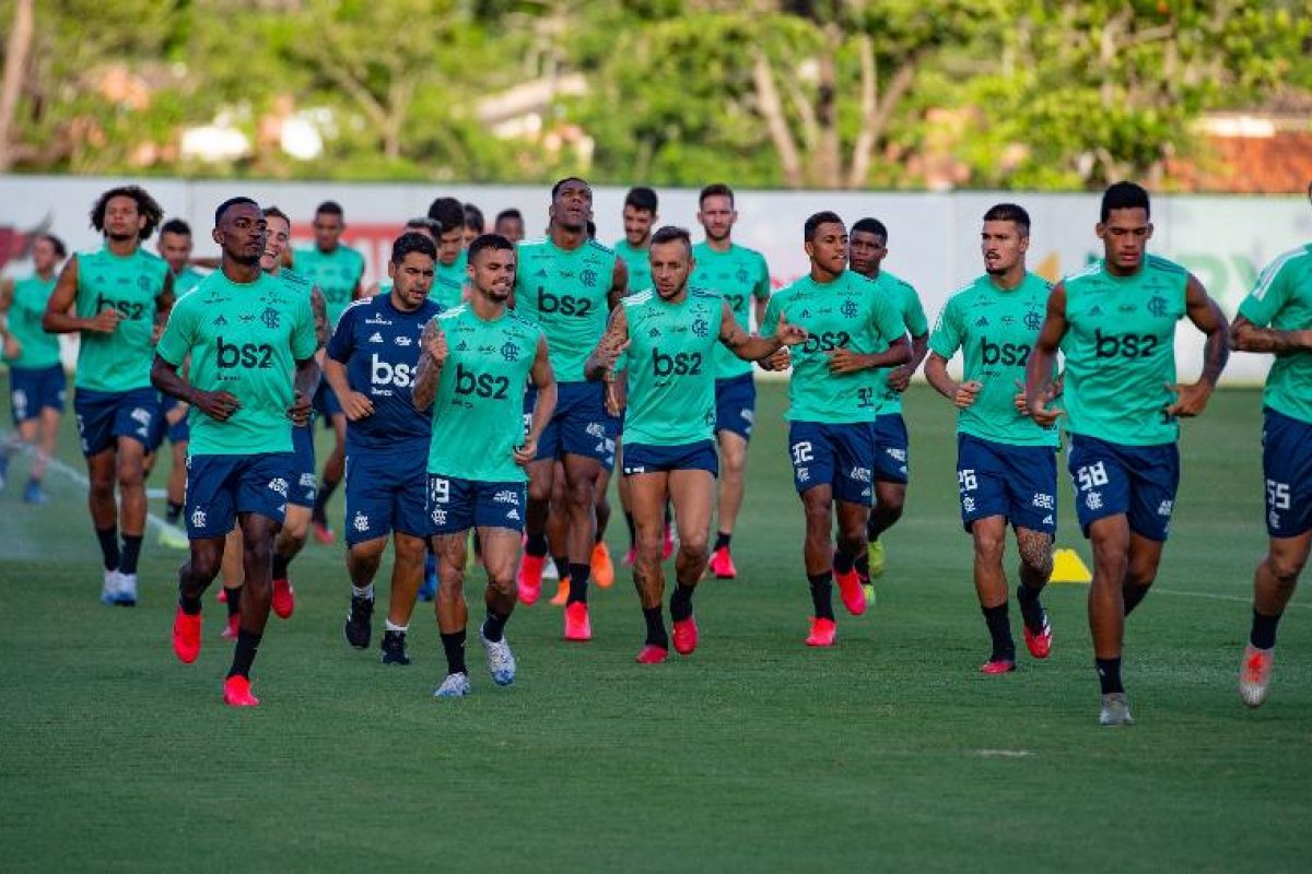 Elenco do Flamengo fará testes para coronavíus após caso suspeito na equipe 