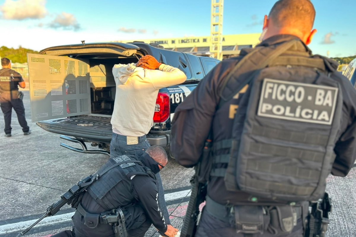 Força Integrada de combate ao crime da Bahia captura 406 foragidos e bloqueia R$ 102 milhões de facções  