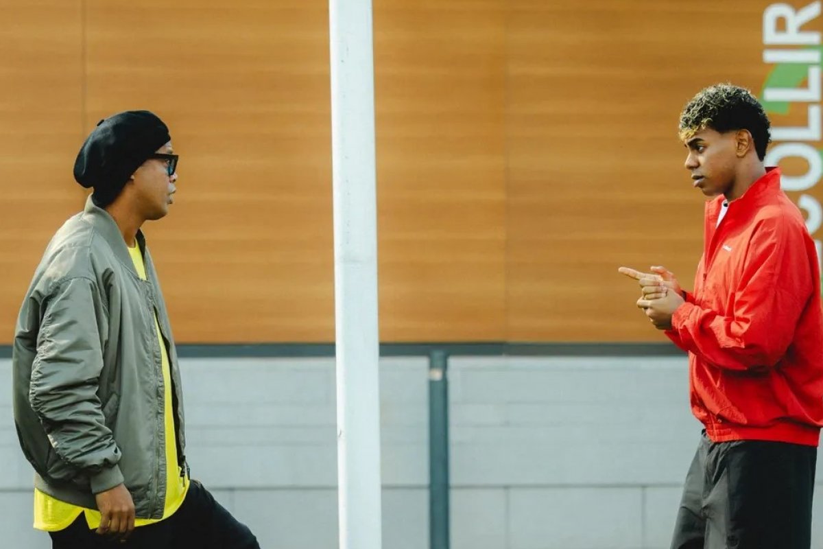 Vídeo: Ronaldinho Gaúcho surpreende em desafio inusitado com Yamal, destaque da Espanha