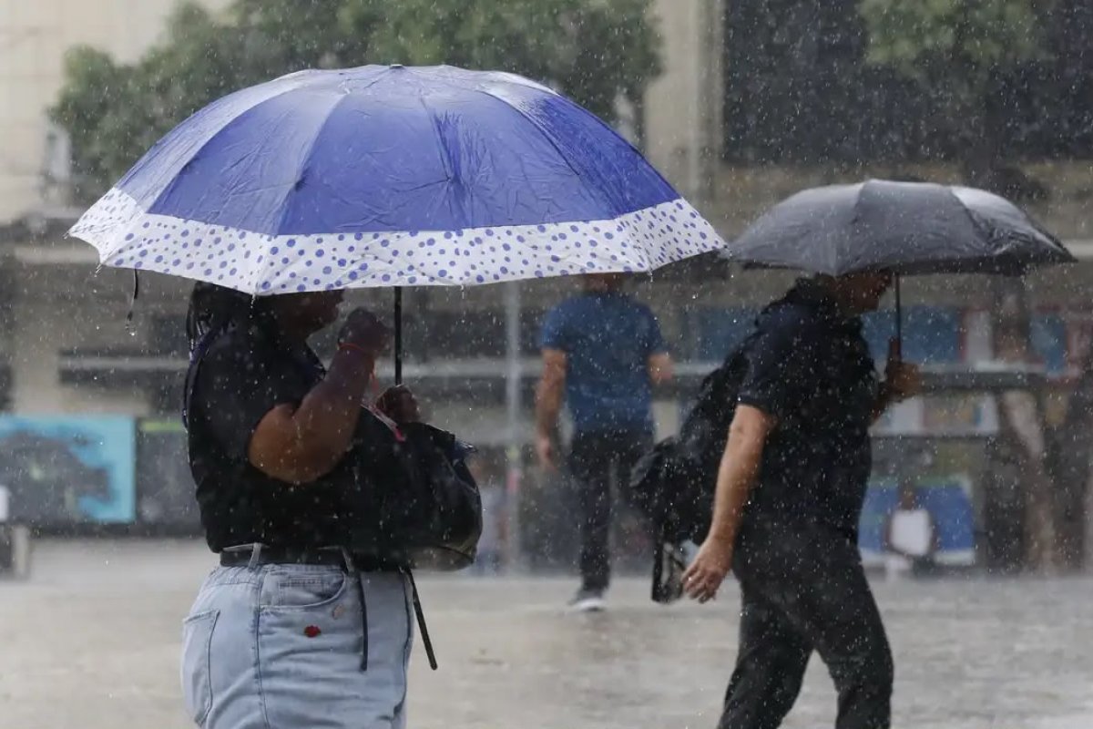 Chuvas perdem força e Salvador deve ter semana de tempo mais estável