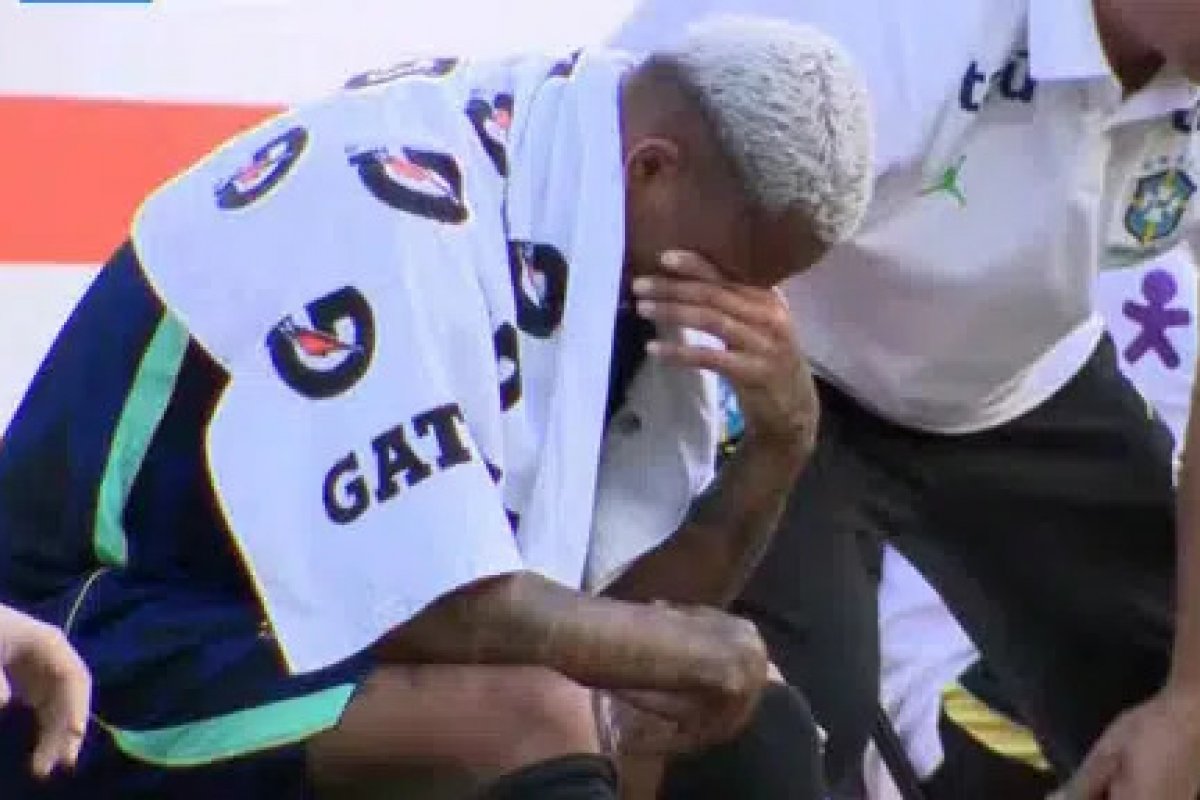 Wesley fala pela primeira vez após ser cortado da Copa: ‘Não é o fim’