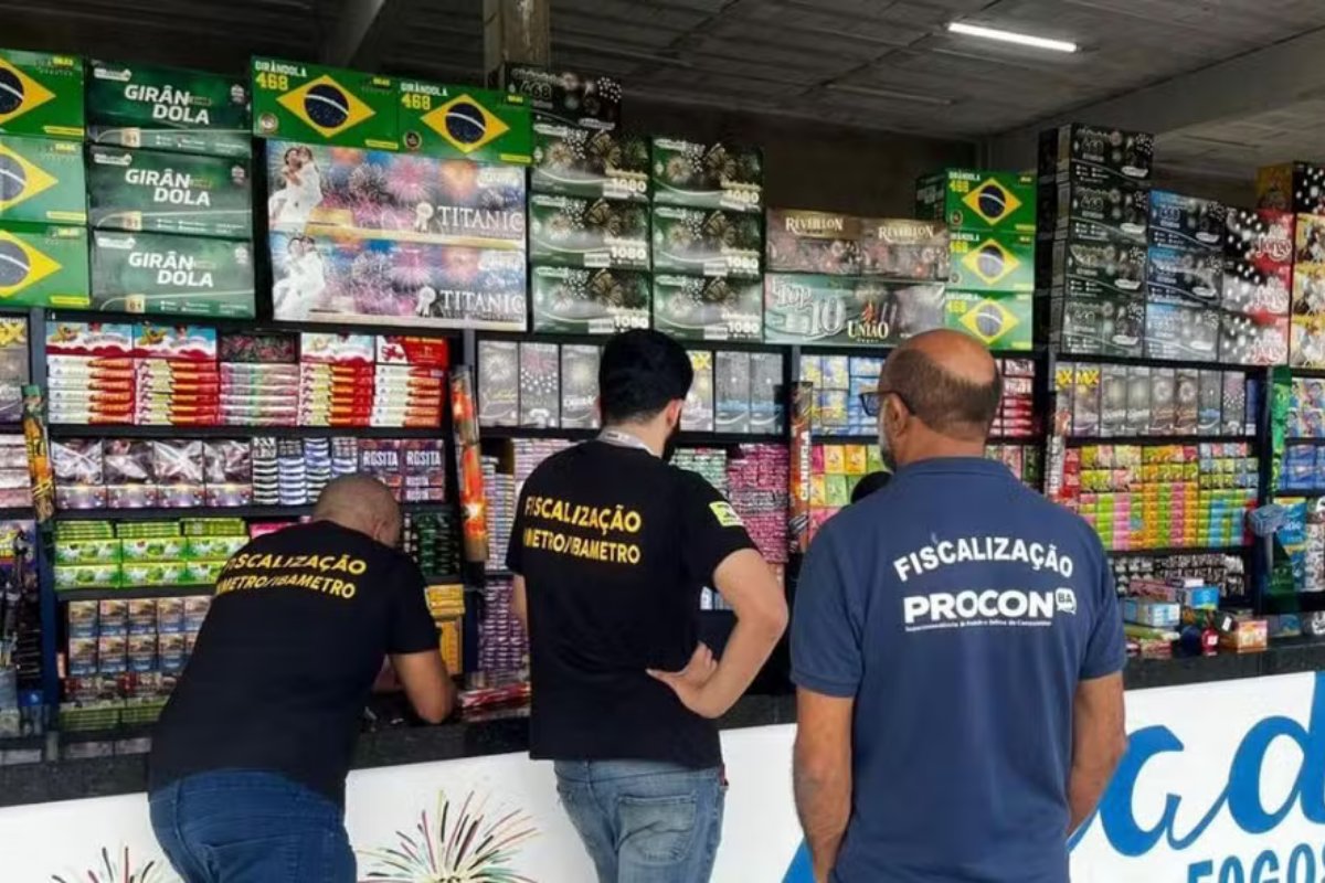 7 mil fogos de artifício são apreendidos durante operação policial em cidades no interior da Bahia