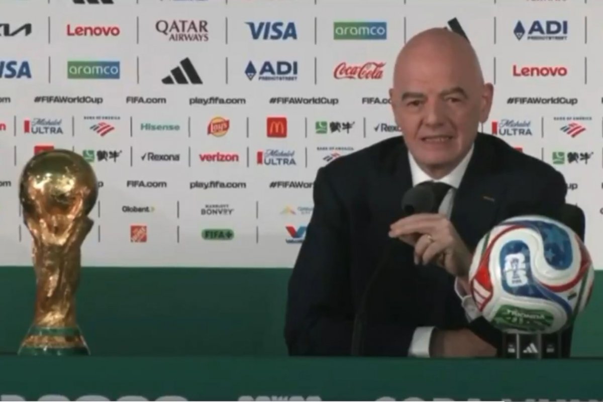 Presidente da Fifa diz que tentou resolver o caso de árbitro da Copa barrado nos EUA