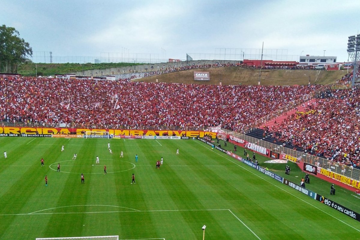 Decreto de ACM Neto que suspende eventos afeta jogo decisivo do Vitória