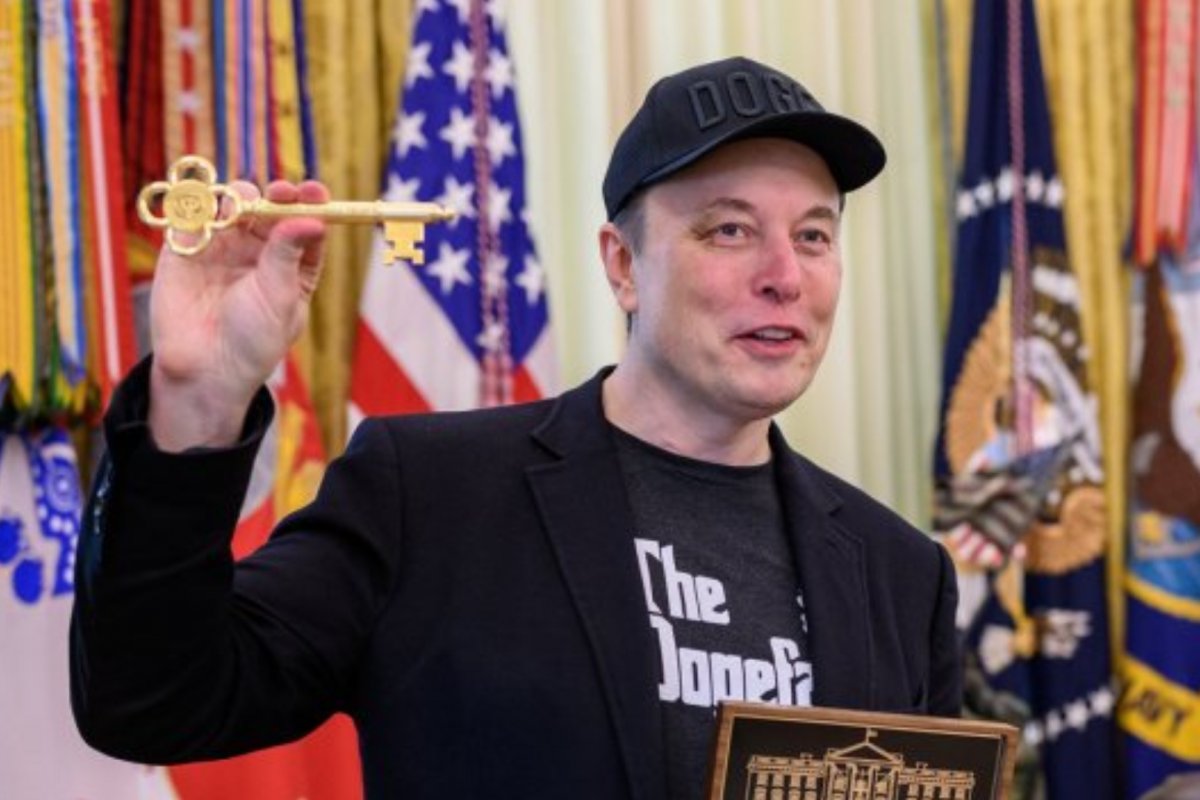 Dono do X e da Space X, Elon Musk se torna o primeiro trilionário da terra