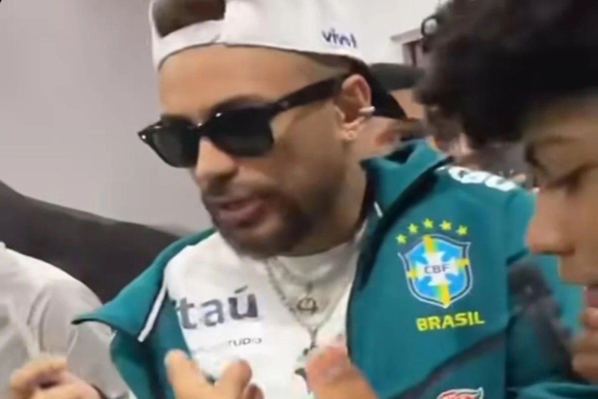 Vídeo: Sósia de Neymar causa tumulto e atrai multidão em shopping nos Estados Unidos