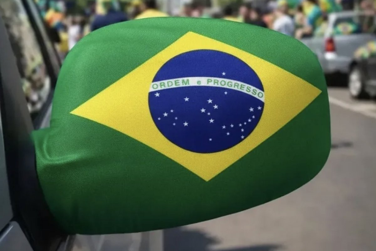 Veja cuidados ao decorar o carro para a Copa do Mundo