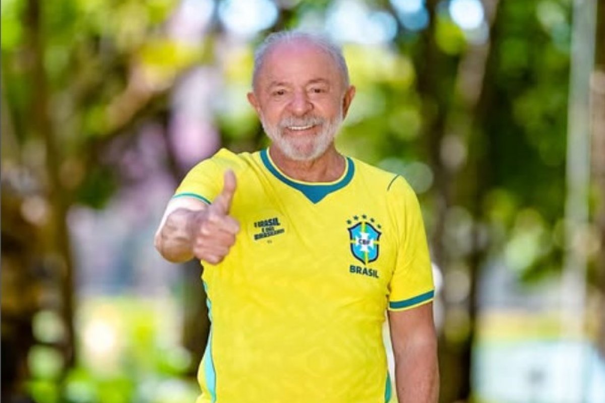 Lula manda recado para jogadores do Brasil; "joguem pelo povo brasileiro"